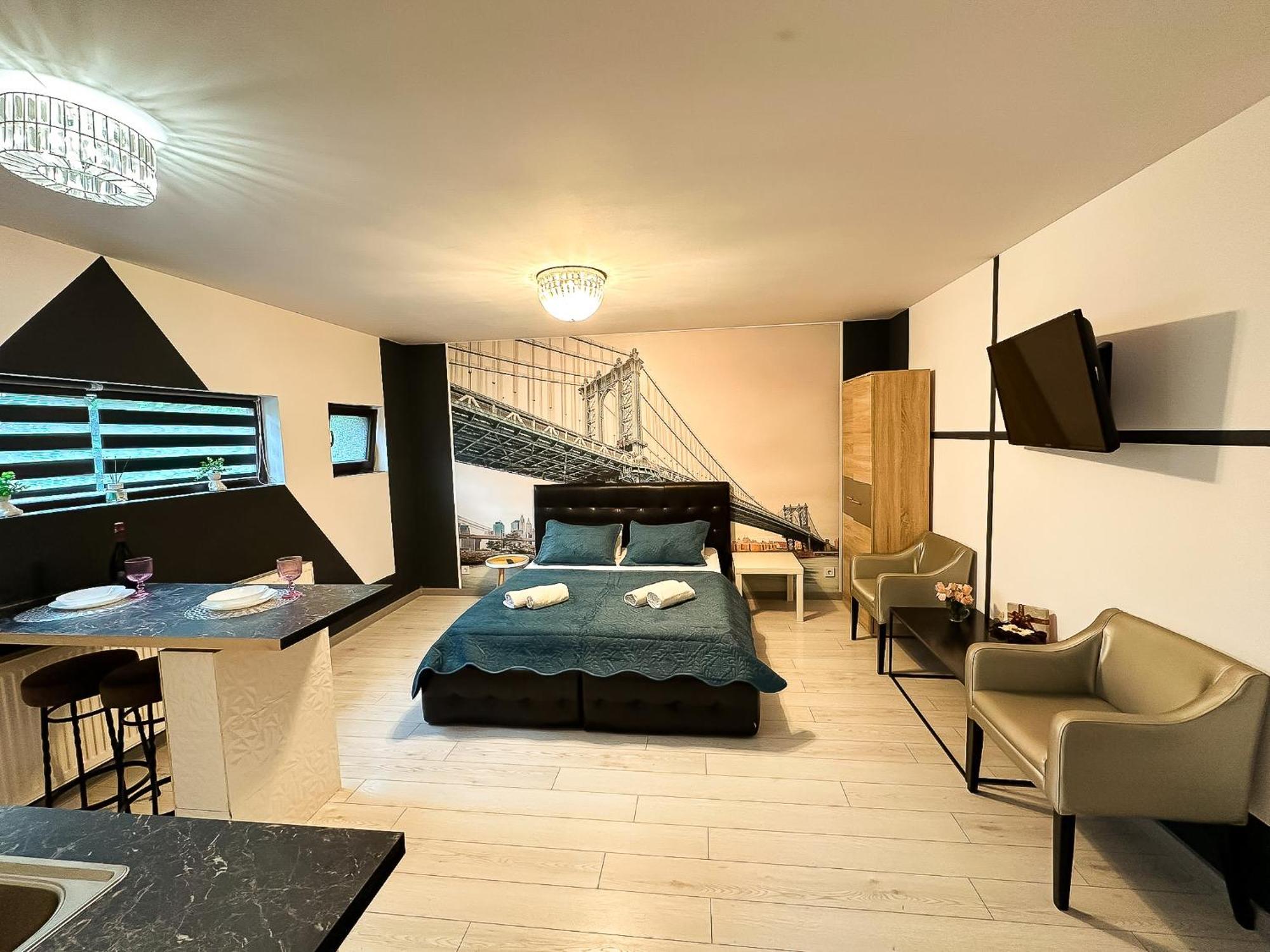 The Bridge - Central Studio With Free Parking Craiova Dış mekan fotoğraf