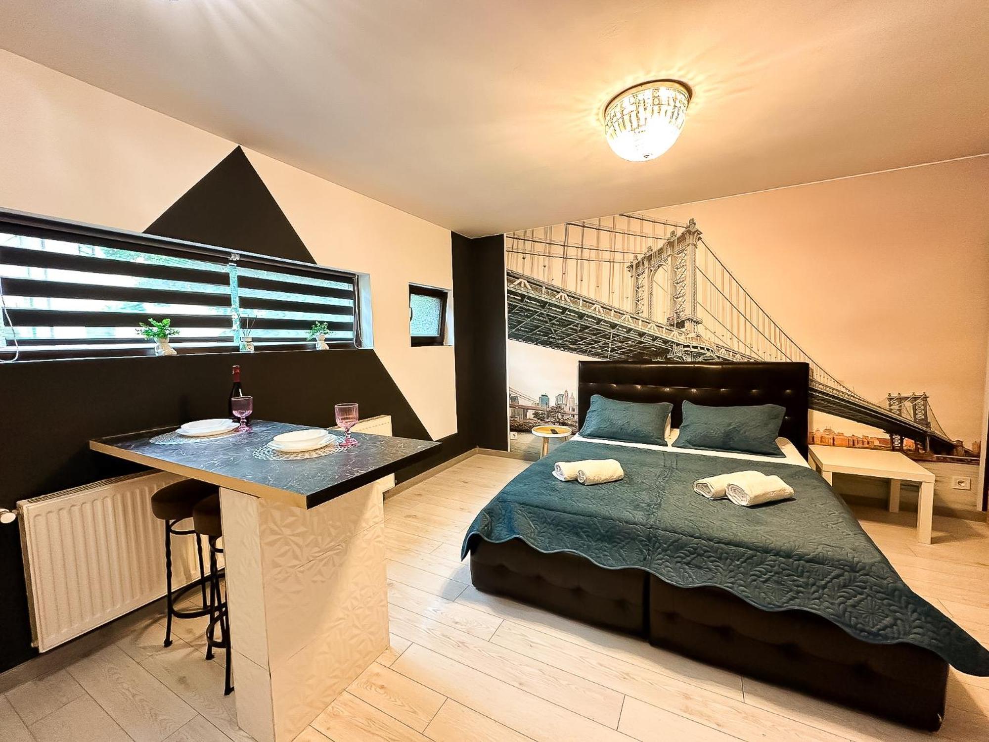 The Bridge - Central Studio With Free Parking Craiova Dış mekan fotoğraf